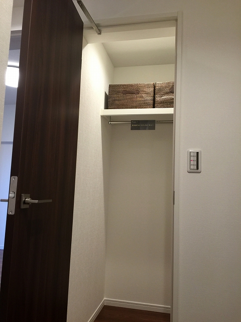 馬事公苑前ハイム　廊下収納