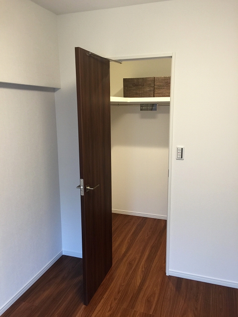 馬事公苑前ハイム　洋室約6.5帖収納