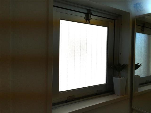 ドルメン五反田　サニタリールーム窓