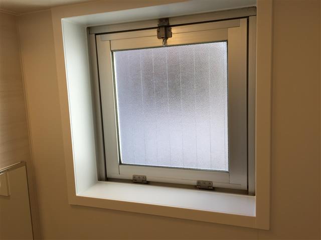 ドルメン五反田　バスルーム窓