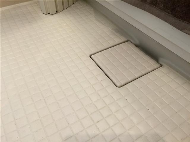 ドルメン五反田　バスルーム床