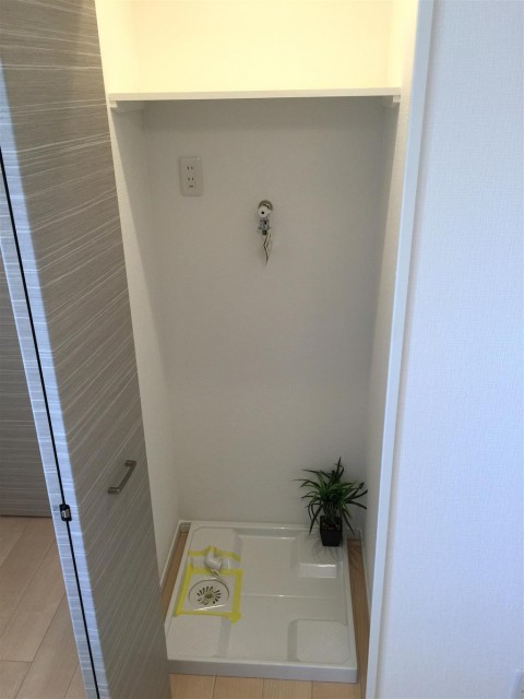 成宗マンション　リビングダイニングキッチン洗濯機置場