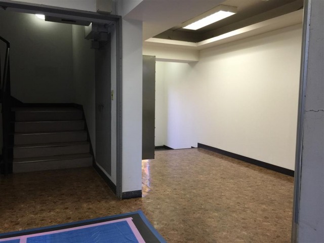 成宗マンション　エントランスホール