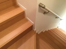 玉川サンケイハウス　階段