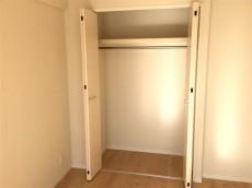 玉川サンケイハウス　洋室約5.1帖収納