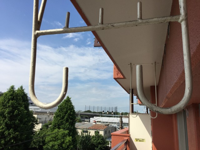 砧公園ヒミコマンション　物干し