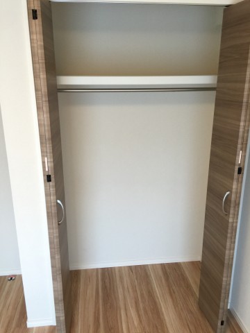 砧公園ヒミコマンション　洋室約4.8帖収納