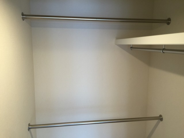 砧公園ヒミコマンション　洋室約6.6帖収納