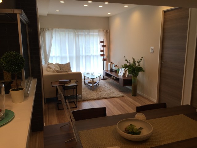 砧公園ヒミコマンション　リビングダイニングキッチン