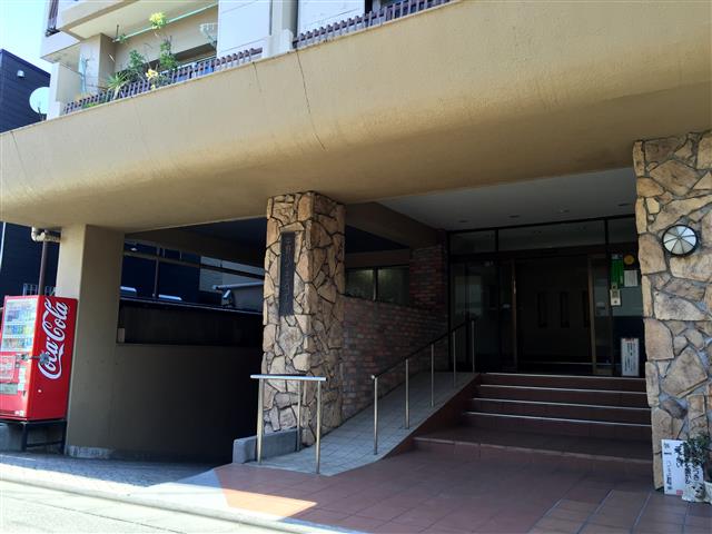 中野ハイネスコーポ　エントランス