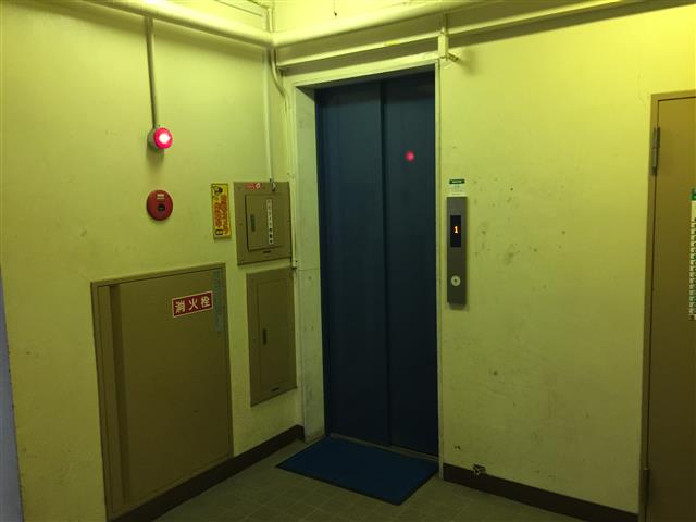 中野ハイネスコーポ　エレベーター