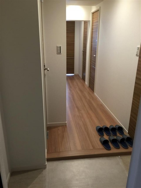 中野ハイネスコーポ　玄関