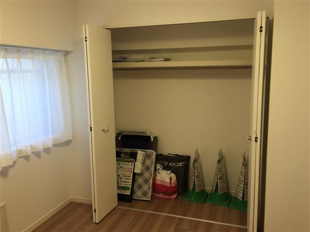 中野ハイネスコーポ　洋室約5.2帖収納