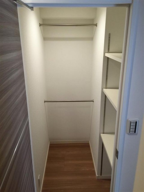 中野ハイネスコーポ　ウォークインクローゼット