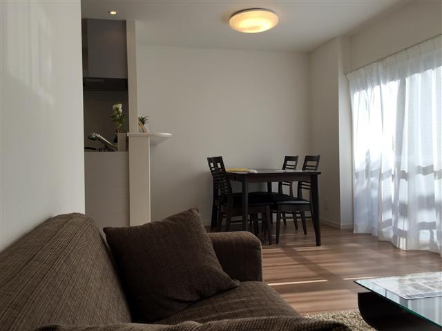 中野ハイネスコーポ　リビングダイニングキッチン