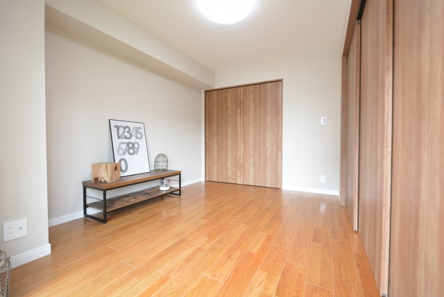 クレール三田 洋室1