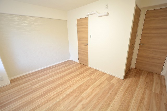 シャルム成城 洋室1