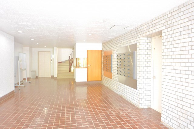 パレス三條 エントランス