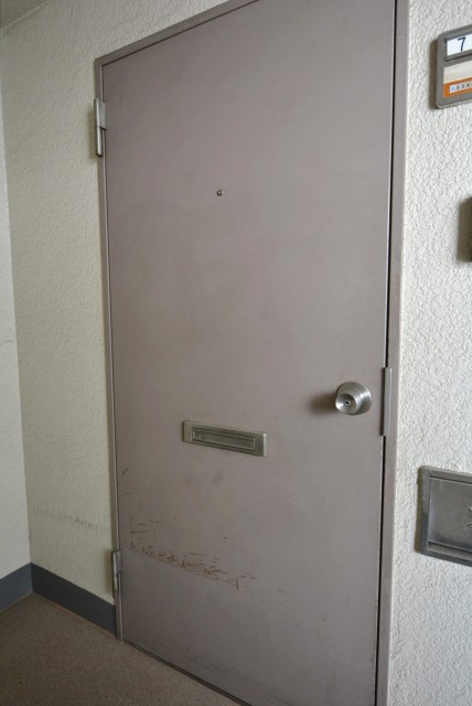 クレール三田 玄関