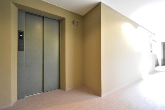 ジェイパーク渋谷神泉 玄関