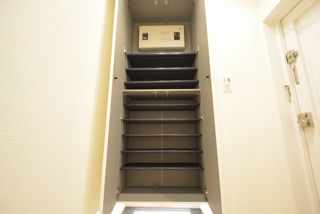 シャルム成城 玄関