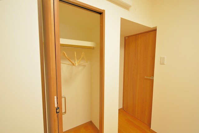 パレス三條 洋室1