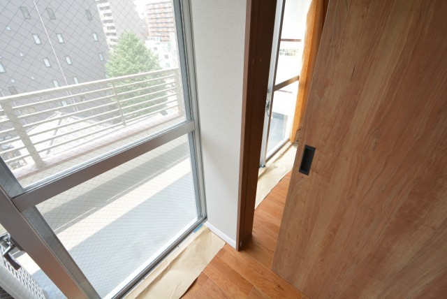 クレール三田 洋室1