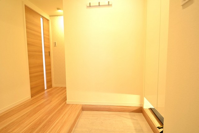 シャルム成城 玄関