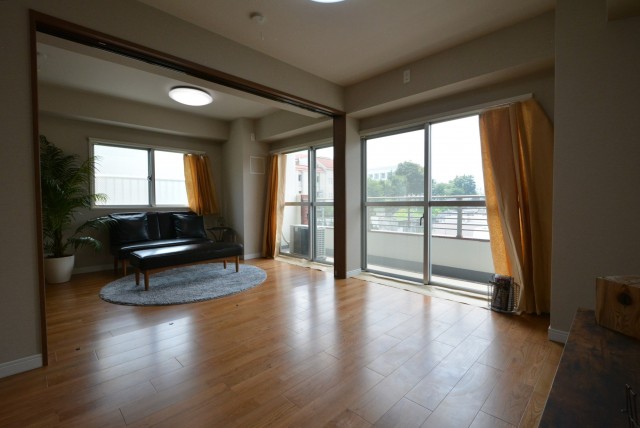 クレール三田 洋室1