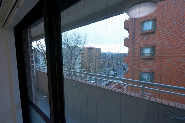 ライオンズマンション上北沢502号室 外廊下 (10)