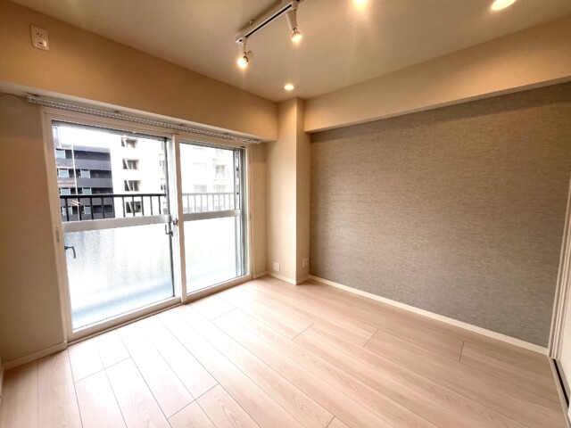 秀和幡ヶ谷レジデンス 洋室