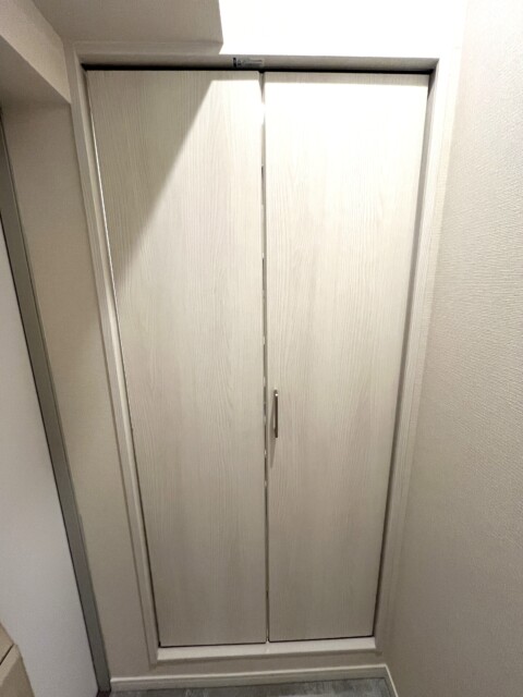 秀和幡ヶ谷レジデンス 玄関廊下