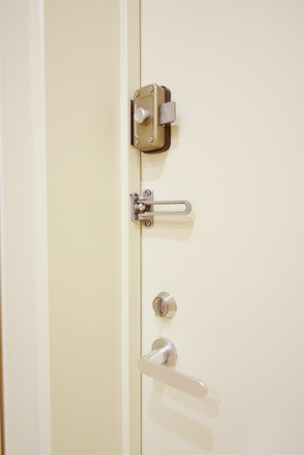 中野方南町グランドハイツ 玄関