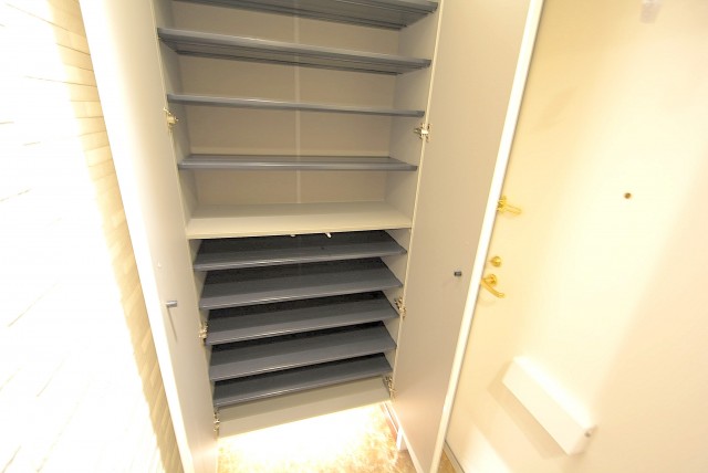 クレッセント池尻大橋 玄関