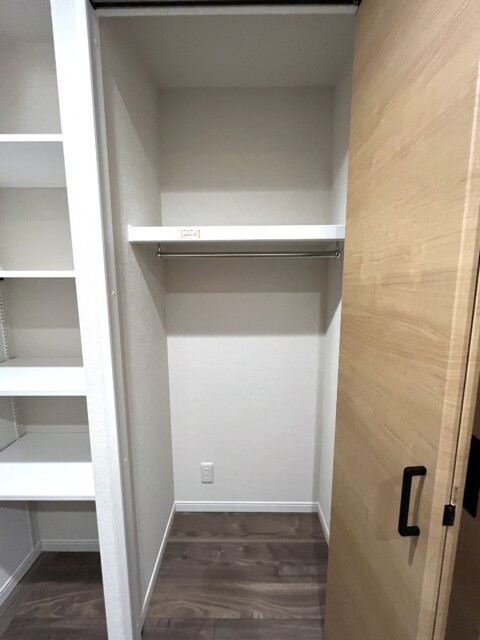 秀和幡ヶ谷レジデンス 玄関廊下