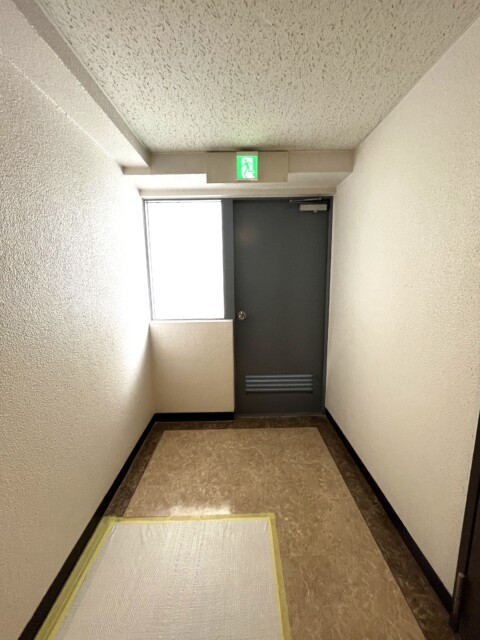 秀和幡ヶ谷レジデンス 玄関廊下