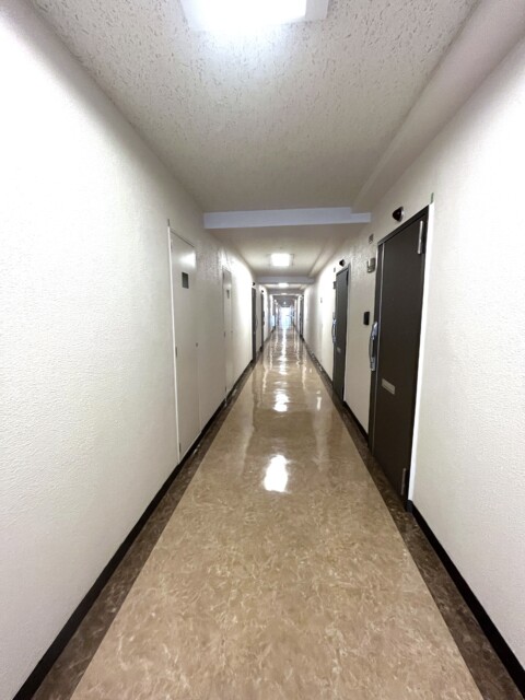 秀和幡ヶ谷レジデンス 玄関廊下