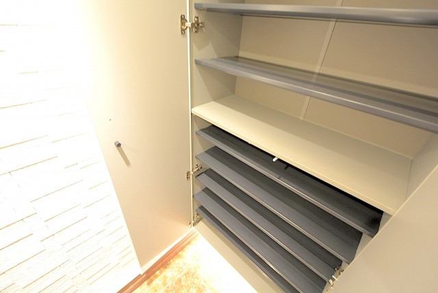 クレッセント池尻大橋 玄関