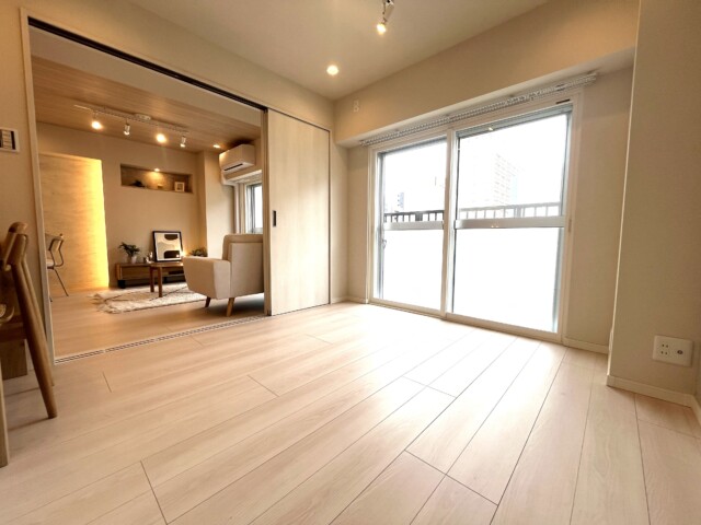 秀和幡ヶ谷レジデンス 洋室