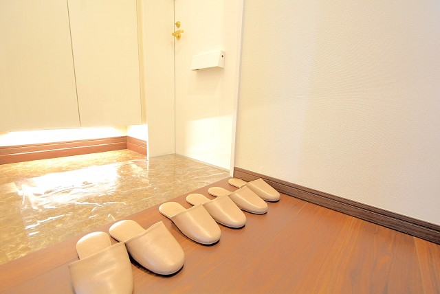 クレッセント池尻大橋 玄関