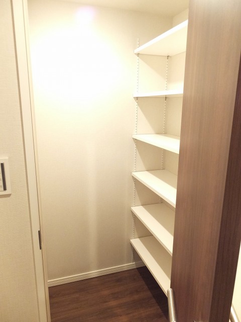 大京町サンハイツ　物入れ