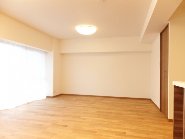 田町スカイハイツ 広々リビング