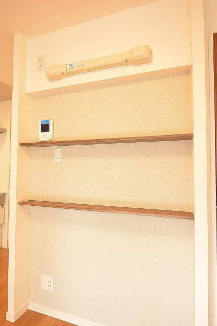 松見坂武蔵野マンション　6.7帖ダイニングキッチンの飾り棚