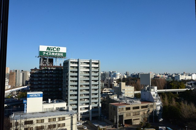 日興パレス大森　玄関前眺望