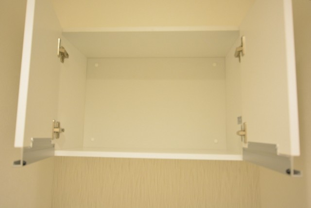 世田谷三宿サンハイツ　トイレの吊戸棚