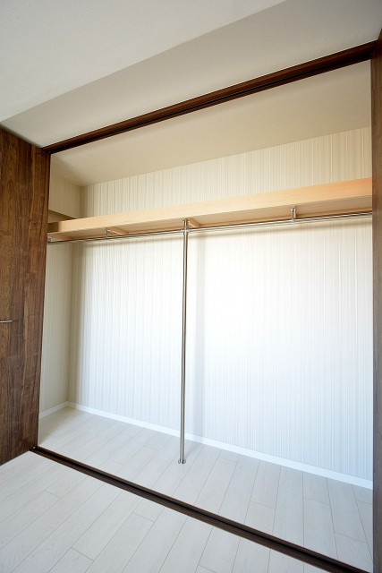 松涛マンション　5.9帖のベッドルーム　クローゼット