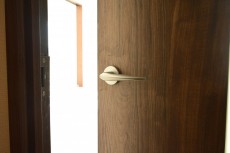 松涛マンション　19.8帖のLDKドア