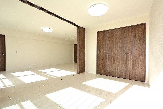 松涛マンション　5.5帖のベッドルーム