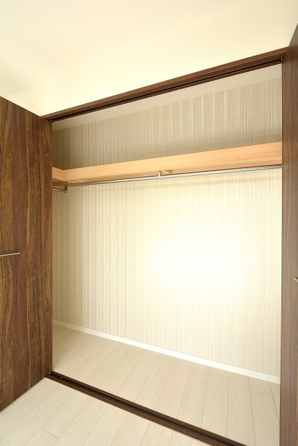 松涛マンション　5.5帖のベッドルーム　クローゼット