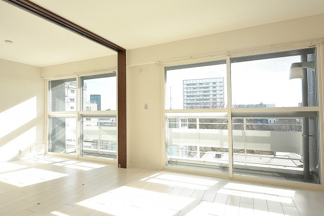 松涛マンション　19.8帖のLDK